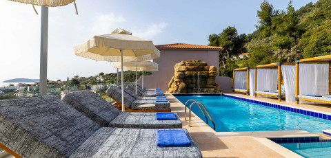 AVATON SUITES & VILLAS - SKIATHOS TOWN
