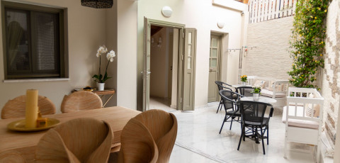 FACES ART SUITES - RHODES TOWN
