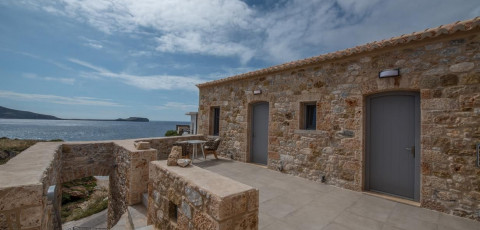 IPPOLA BOUTIQUE HOTEL - MANI