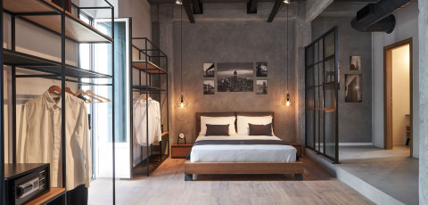 KOLONAKI 8 DESIGN SUITES & LOFTS
