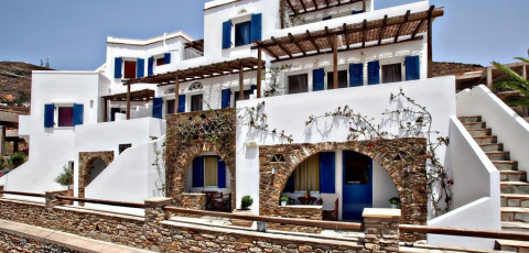PORTO VIDALI STUDIOS TINOS
