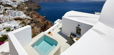 RHENIA'S SUITES - OIA image 1