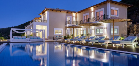 SERENUS LUXURY VILLA - MARATHIA