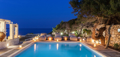 AMALGAM HOMES BEACHFRONT VILLA - ABELAS