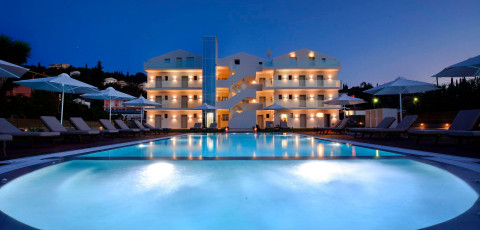 V LUXURY SUITES - PERAMA