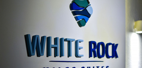 WHITE ROCK MILOS SUITES - ADAMANTAS image 1