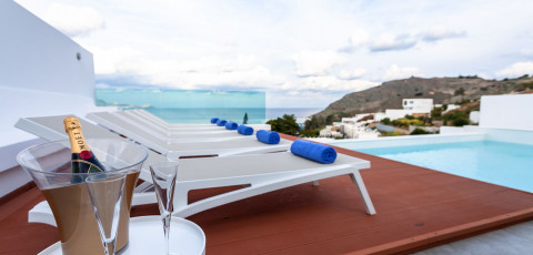 WHITE VILLA LINDOS